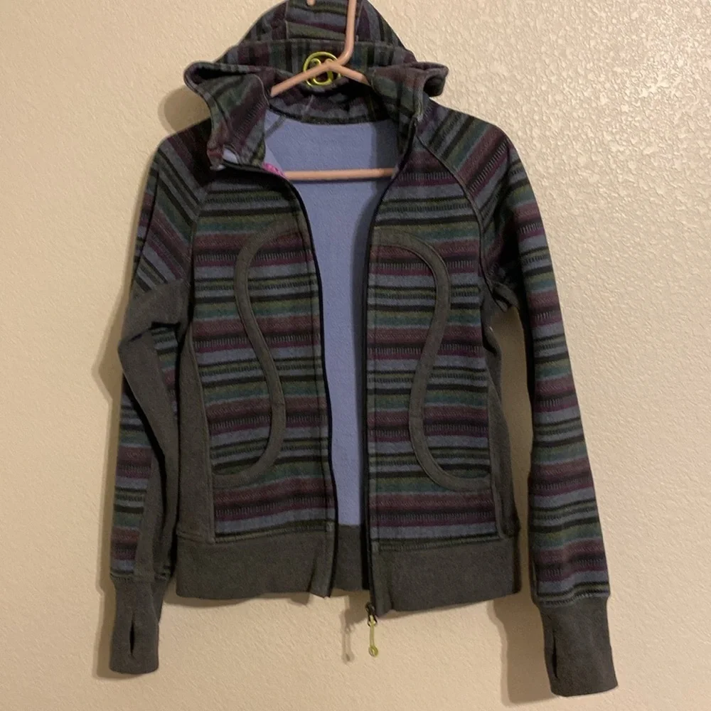 LULULEMON Women’s Full Zip Striped Hoodie Size 6